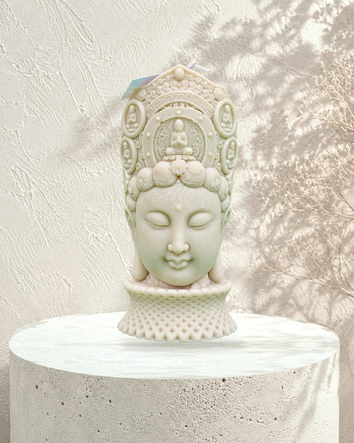 Translation missing: fr.Bouddha couronné — Ivoire en situation — buste de Bouddha couronné ciselé, cire ivoire, Loredana Candles
